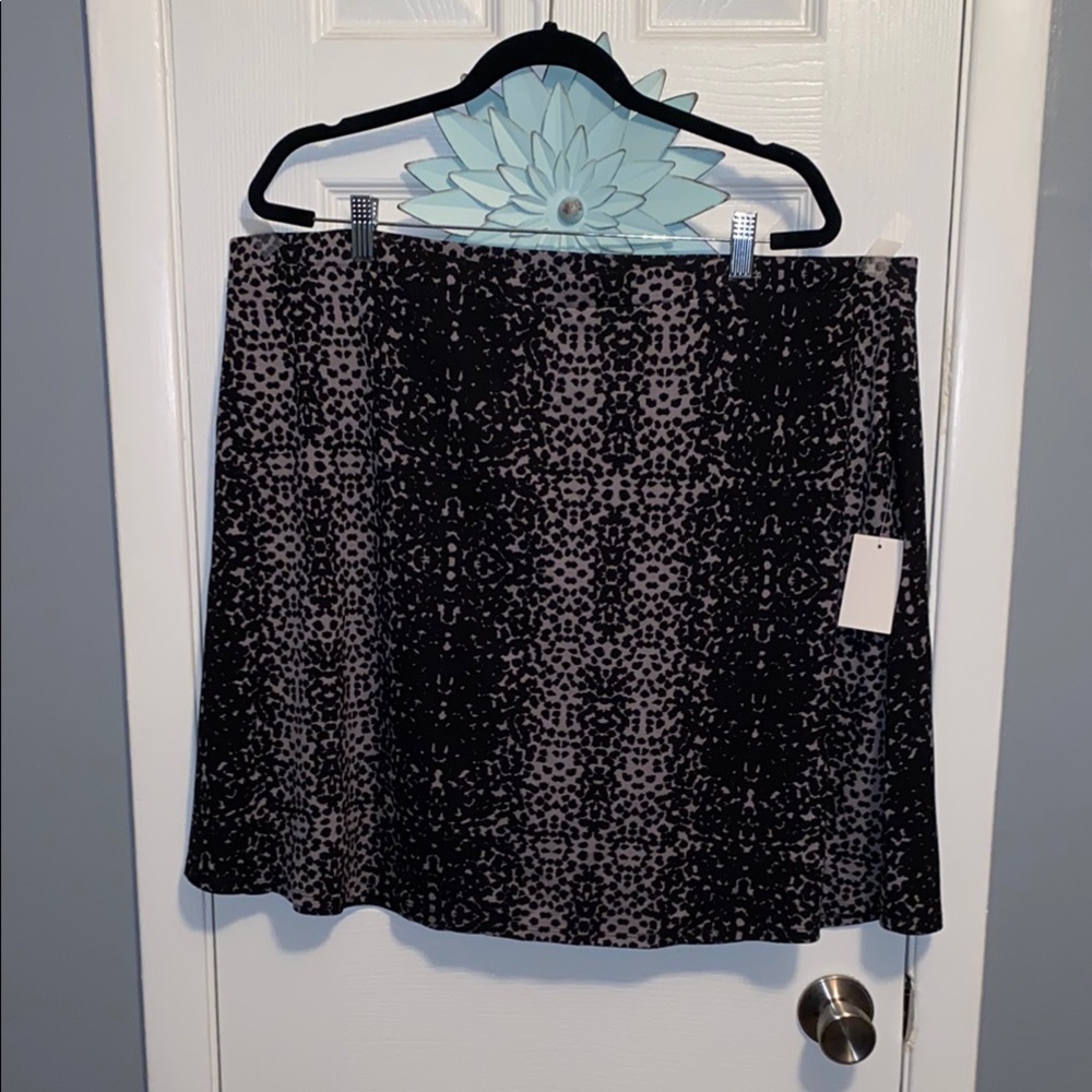 Black & Gray Geometric Skirt